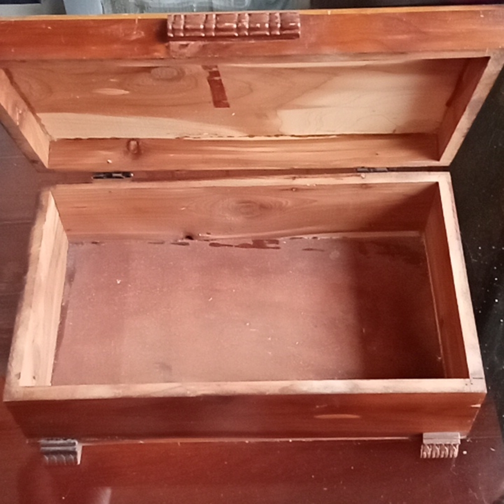 Box - Picture 2 of 2